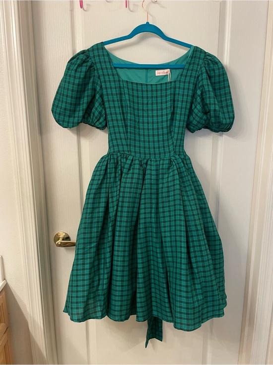 Ivy City Co Dresses & Skirts - Ivy City Co Green Plaid Puff-Sleeve Dress